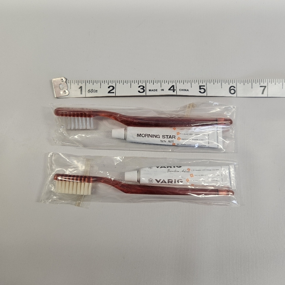 Set of 2 Varig Brazilian Airlines Morning Star Toothbrush Toothpaste Travel Set - Picture 2 of 5